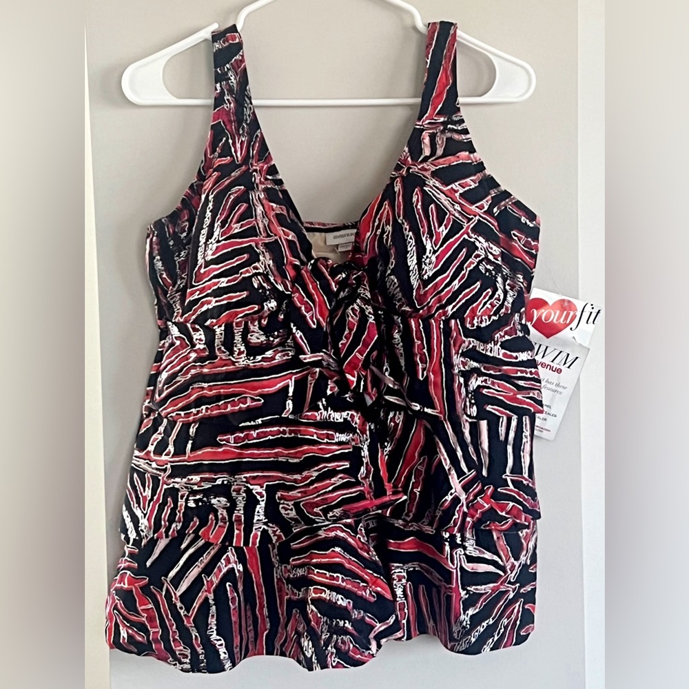 NWT Avenue Bathing Suit Top, Size 18, Red, Black